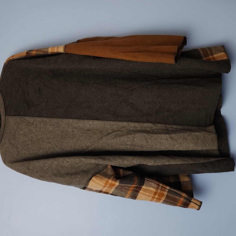 100% Wool Cameleon plaid pea coat - Picture 2 of 8
